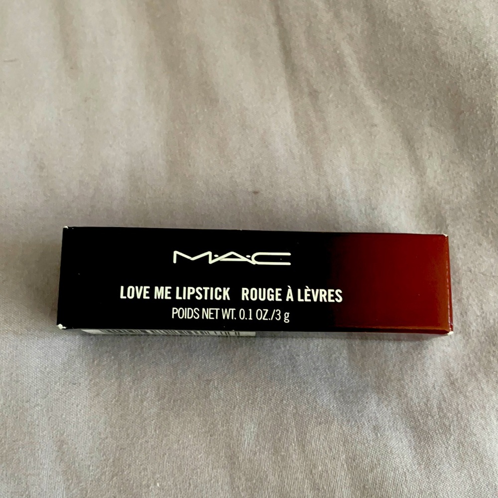 MAC Love Me Lipstick